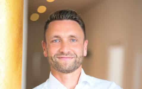 Ich will zeigen, dass Finanzberatung ehrlich und modern sein kann Philipp Flade im Gespräch