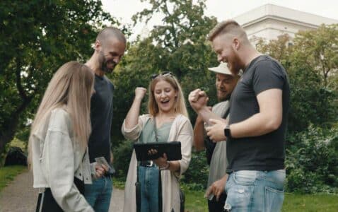 „Epic Escape“ – Wie moderne Stadtrallyes die Unternehmenskultur in Deutschlands Metropolen revolutionieren