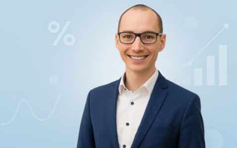 Finanzberater Maximilian Fuchs erklärt, warum Aufklärung der beste Anlegerschutz ist